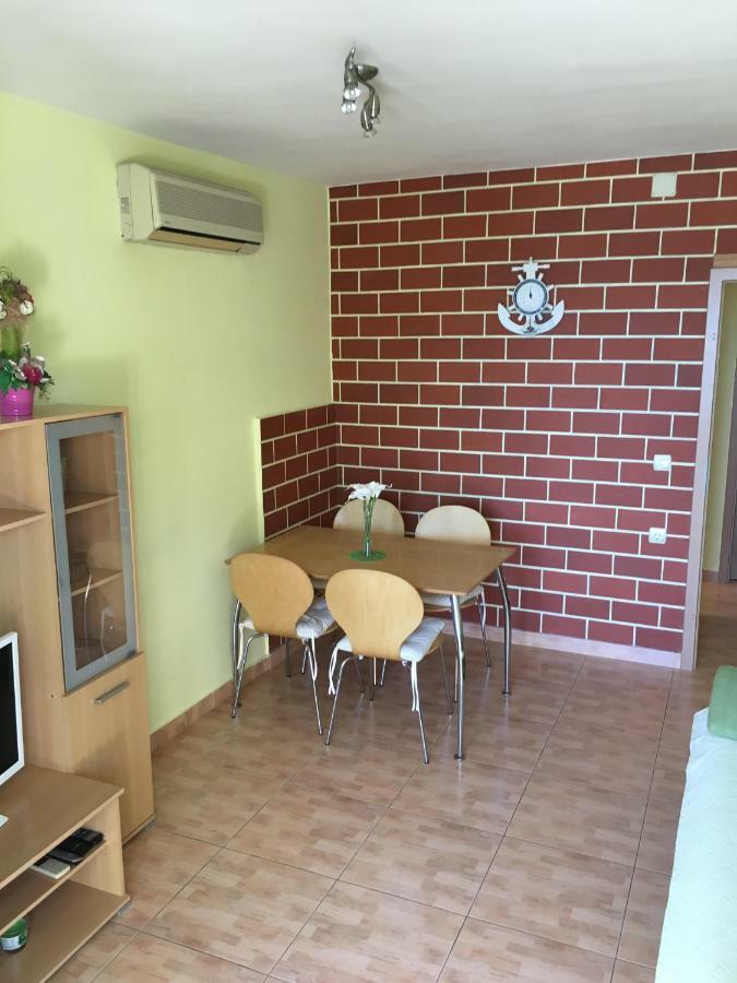 Апартаменты Apartman Tatjana Подгора Экстерьер фото